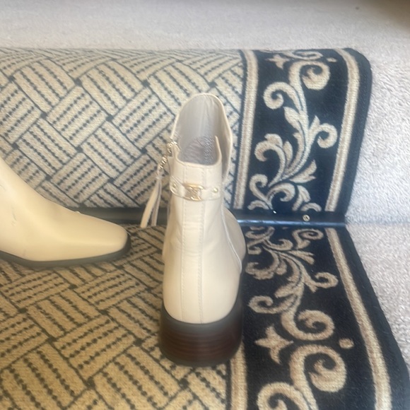 Sam Edelman women’s Thatcher ankle bootie - Picture 2 of 4